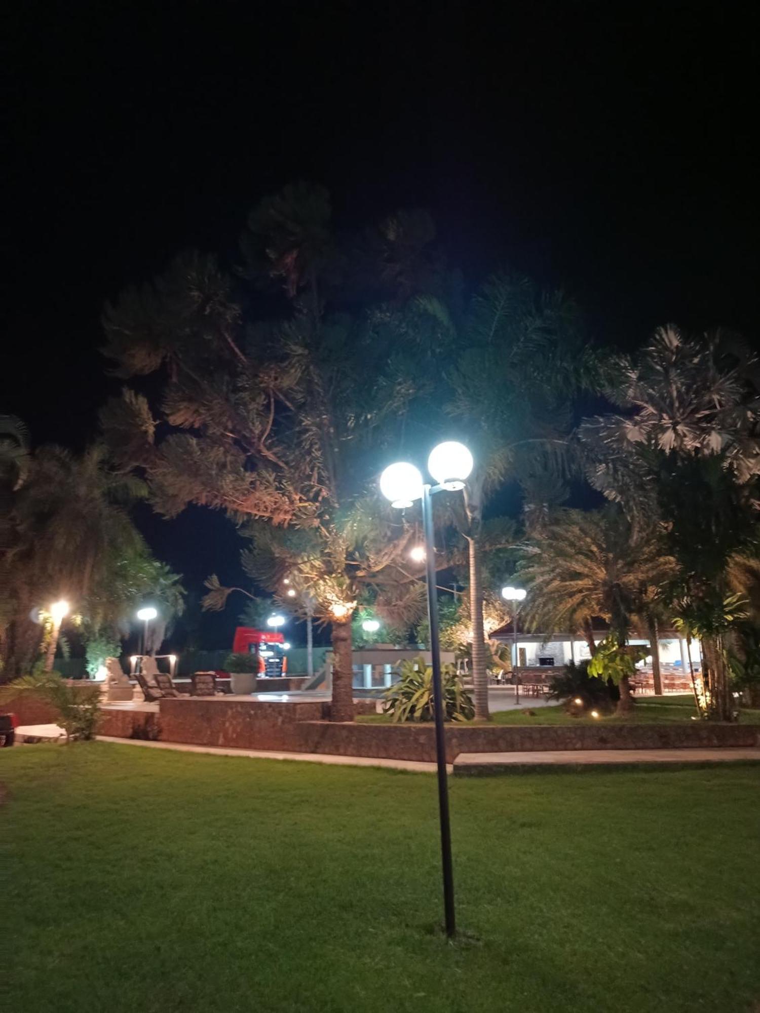 Parque Das Arvores Hospedagem E Eventos บาร์เรโตส ภายนอก รูปภาพ